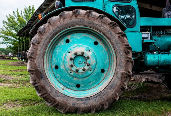 Landbouw Tractor Het Veld Voor Teelt Voorbereiding Van Bouwland Voor — Stockfoto