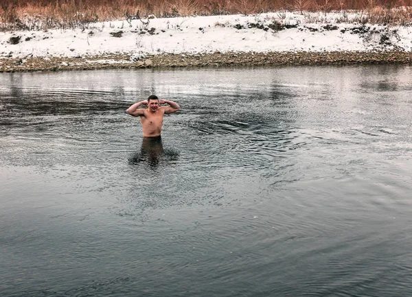 Jong Hardgekookt Walrus Jongen Koude Rivier — Stockfoto