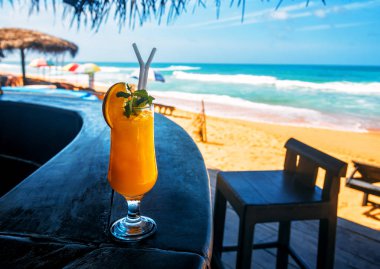 Kumsalda taze mango suyu.