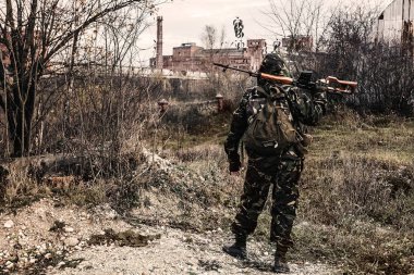 Nükleer kıyamet sonrası hayatta kalanlar.