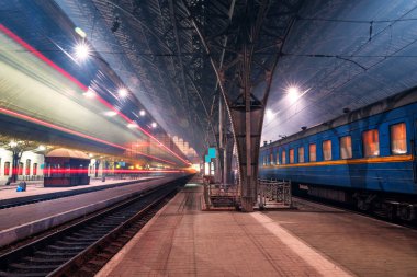 Trenli tren istasyonu