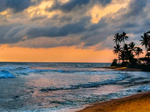 Hermoso atardecer tropical — Foto de Stock