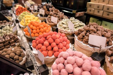 farklı lezzetli şekerler.