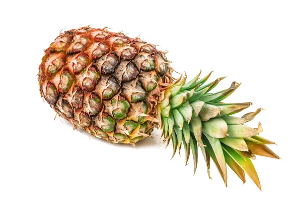 Ananas mûr juteux sur blanc — Photo