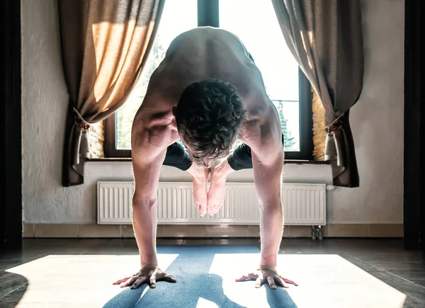 Practica yoga personală — Fotografie, imagine de stoc