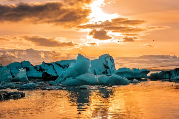 Icebergs azuis em Islândia — Fotografia de Stock