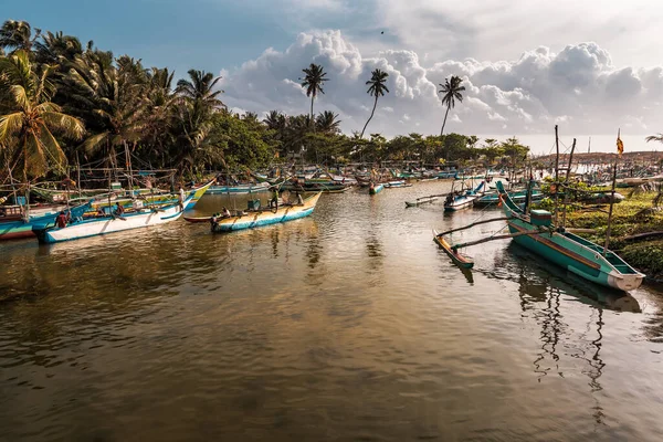 Puerto Pesquero Con Barco Sri Lanka Paisaje Tropical — Foto de Stock