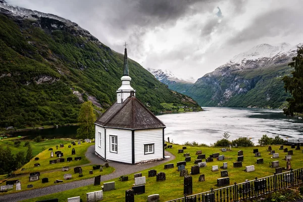 Alte Weiße Holzkirche Geiranger Norwegen — Stockfoto