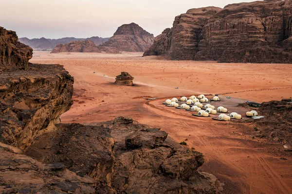 Martiaans Landschap Met Luxe Kamperen Wadi Rum Woestijn Jordanië — Stockfoto