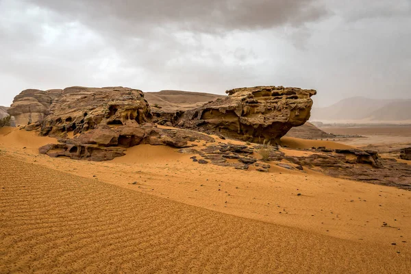 Vreemde Rode Rotsen Wadi Rum Woestijn Jordanië — Stockfoto