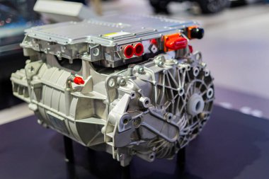 Benzinle çalışan arabalar için yeni motor modelleri