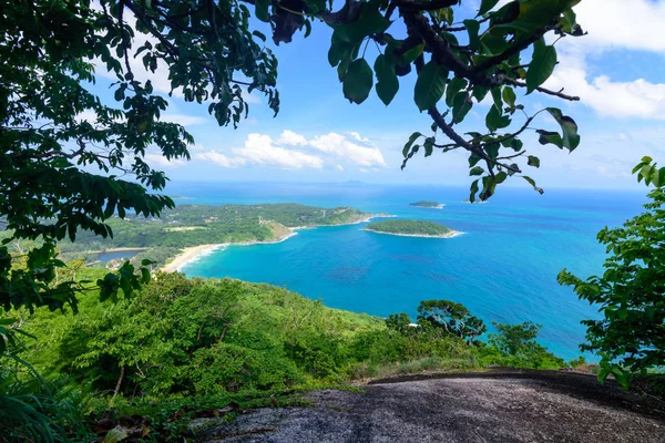 Siyah kaya bakış açısı Phuket Tayland.