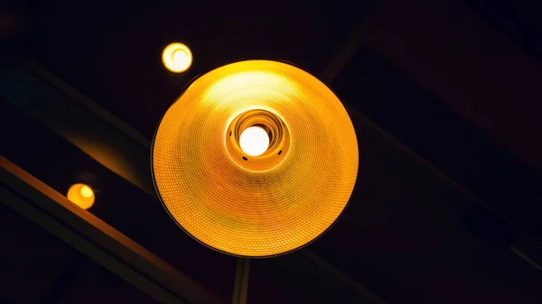 Geel Neonlicht Geeft Een Warm Mooi Gevoel — Stockfoto