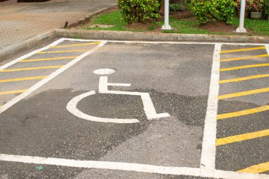 Parktaki engelliler için park