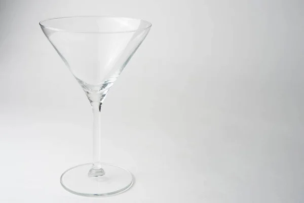 boş bardak martini bardağı beyaz arka plan, kokteyl bardağı