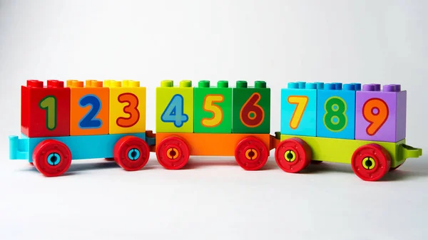 LEGO ikili tren, beyaz arkaplan numaraları olan römork