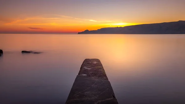 Північний Йоркшир узбережжя Sunrise в місті Runswick Bay — стокове фото