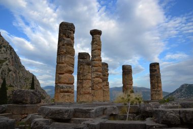 Yunanistan. Delphi. Eski tapınak Harabeleri.