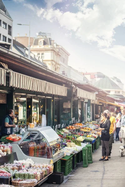 Viyana Daki Naschmarkt Küçük Marketlerinden Geçen Insanlar Yüzyıldan Yana Popüler — Stok fotoğraf