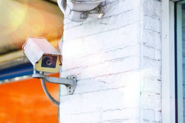 CCTV kapalı devre kamera: güvenlik sistemi kavramı.