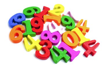 Matematik numarası beyaz arka plan üzerinde renkli: eğitim çalışma matematik öğrenme kavramı öğretmek.