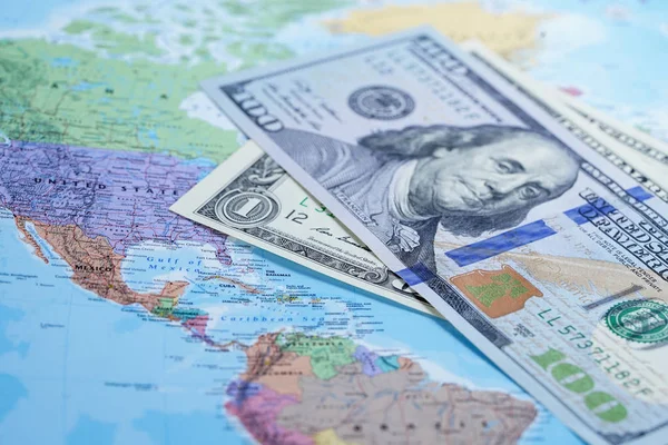 Dollar Auf Der Weltkarte — Stockfoto