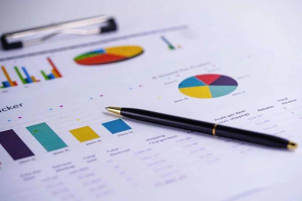 Diagramme Grafiken Tabellenkalkulationspapier Finanzentwicklung Bankkonto Statistik Investment Analytic Research Data — Stockfoto