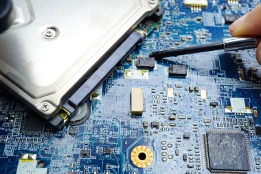 Bilgisayar devresi işlemci yongası anakart çekirdek işlemci elektronik cihaz : veri kavramı, donanım, teknisyen ve teknoloji