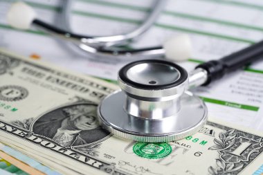 Stetoskop, Grafikler ve Grafikler elektronik tablo kağıdı, Finans, Hesap, İstatistik, Yatırım, Analitik araştırma veri ekonomisi elektronik tablosu ve İşletme şirketi konsepti