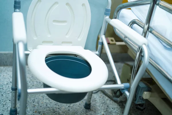 Kommodenstuhl Oder Mobile Toilette Können Schlafzimmer Oder Überall Für Ältere — Stockfoto