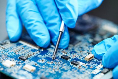 Asya Teknisyen tamir mikro devre ana kart bilgisayar elektronik teknolojisi : donanım, cep telefonu, yükseltme, temizlik kavramı