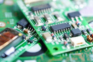 E-atık elektronik, bilgisayar devresi işlemci çip anakart çekirdek işlemci elektronik cihaz : veri kavramı, donanım, teknisyen ve teknoloji