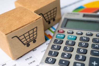 Grafik arka planında hesap makinesi olan bir alışveriş arabası logosu. Bankacılık Hesabı, Yatırım Analitik Araştırma Veri Ekonomisi, Ticaret, Ticari İthalat İhracat İhracat Taşımacılığı Çevrimiçi Şirket Konsepti.