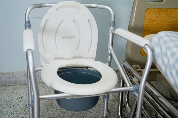 Kommodenstuhl Oder Mobile Toilette Können Schlafzimmer Oder Überall Für Ältere — Stockfoto