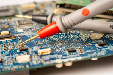 Elektronik atık, bilgisayar devresi işlemci ana işlemci işlemci elektronik aygıtı, veri kavramı, donanım, teknisyen ve teknoloji.