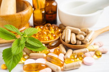 Çevre Koruma Ajansı ve DHA ile balık yağı vitamini, E omega 3 vitaminli alternatif ilaç bitkisel organik kapsül.