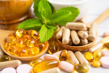 Çevre Koruma Ajansı ve DHA ile balık yağı vitamini, E omega 3 vitaminli alternatif ilaç bitkisel organik kapsül.