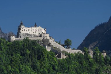 Avusturya'da Salzburg yakınlarındaki Hohenwerfen kalesi
