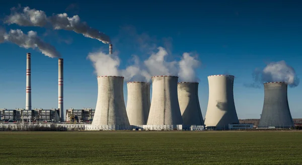 Central Eléctrica Carvão Pocerady República Checa Imagens De Bancos De Imagens