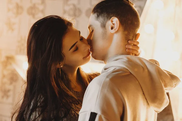 Close Portrait Lovely Young Couple Embracing While Girl Trying Kiss — Stock Photo, Image