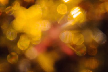 Parlak turuncu ışık karanlık odada ufuk lekeleri closeup çekim