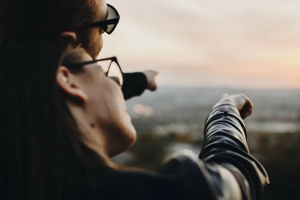 Crop Man Woman Glasses Pointing Distance Together While Standing Blurred — Stock Photo, Image