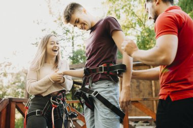 Equpiden ip slayt bir ip tarafından önce olmak şirin kendine güvenen adam sl