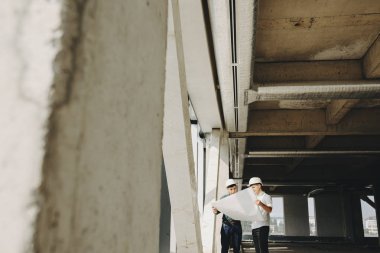 Mimar ve yatırımcı co değişiklikler yapmak için söz