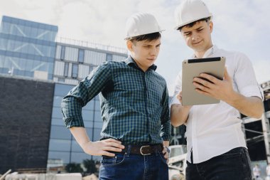 Plan seyir yetişkin beyaz yatırımcı portresi 