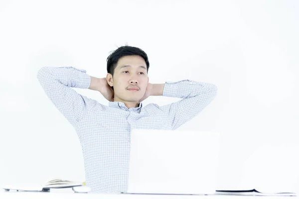 Aziatische Werknemer Salaris Man Zit Aan Bureau Werken Met Lui — Stockfoto