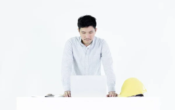 Ázsiai Alkalmazott Mérnök Fizetés Ember Ülő Iskolapad Dolgozik Aggódj Érzés — Stock Fotó