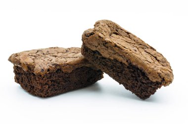 Çikolatalı Brownie arka planda izole edilmiş..