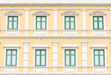 Grenn ve Sarı Vintage Windows Desen ve duvar kağıdı Bangkok Tayland mimarisi vardır.