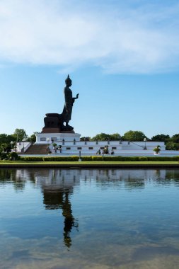 Buddhamonthon, Nakon Pathom Tayland 'da mavi gökyüzü ve günbatımı ile Budist Dharma için yer.